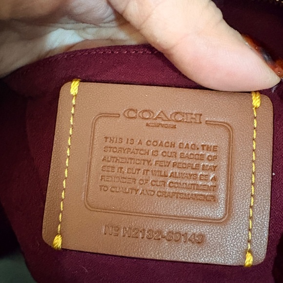 Brown Coach shoulder bag with tags - Picture 4 of 6